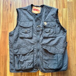 Fjällräven Men’s Utility Vest Size Small Gray Multi-Pocket Outdoor Zip